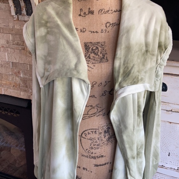 Bagatelle french terry draped olive tie dye jacket - Picture 9 of 15